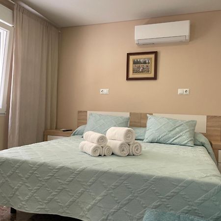 Apartamentos Pelicano Benidorm Dış mekan fotoğraf