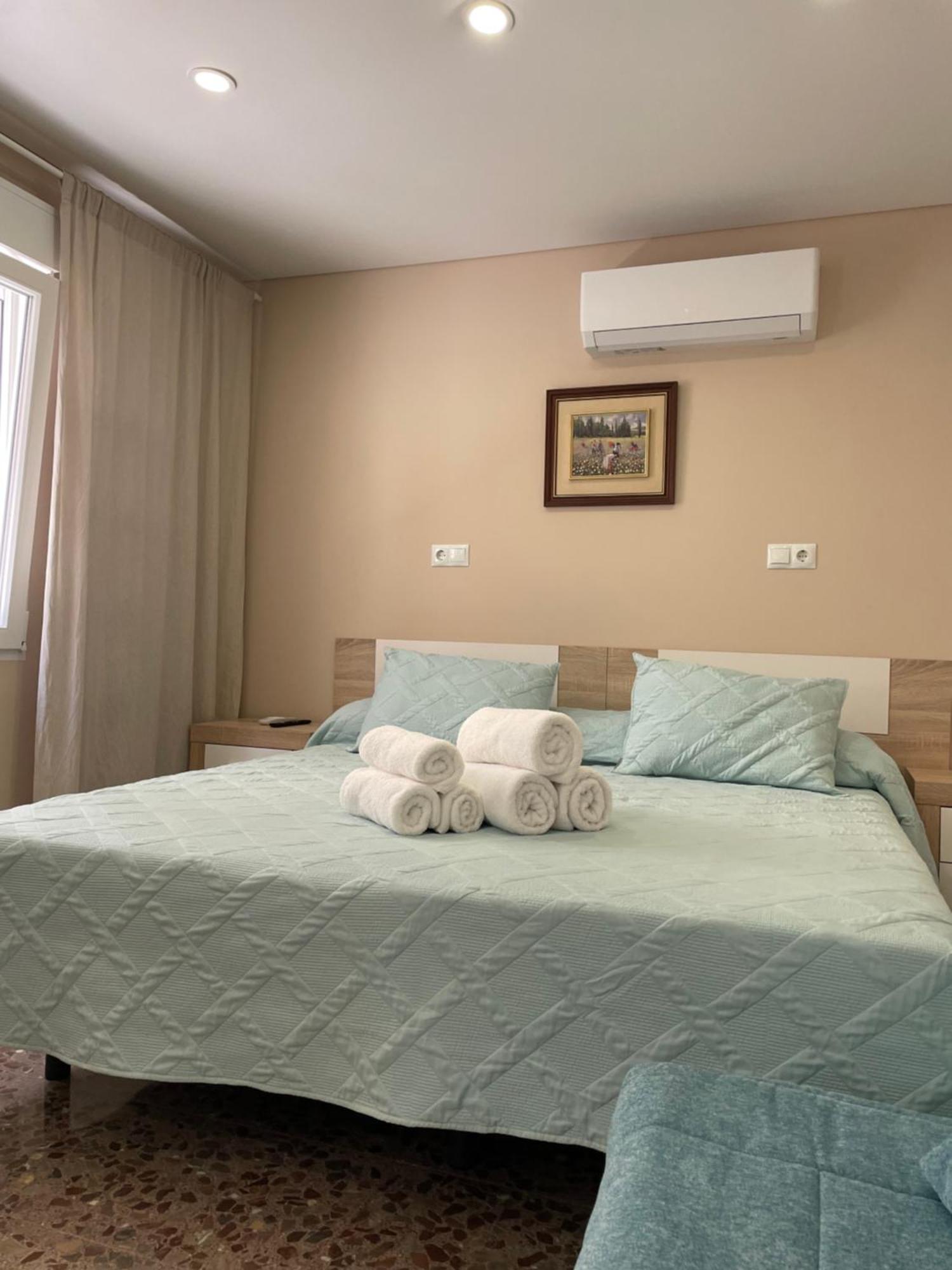 Apartamentos Pelicano Benidorm Dış mekan fotoğraf