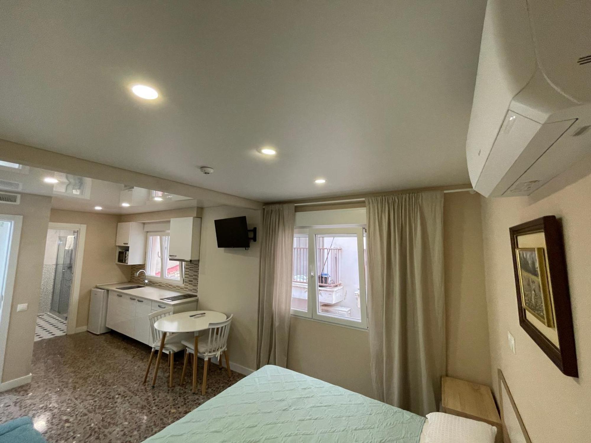 Apartamentos Pelicano Benidorm Dış mekan fotoğraf