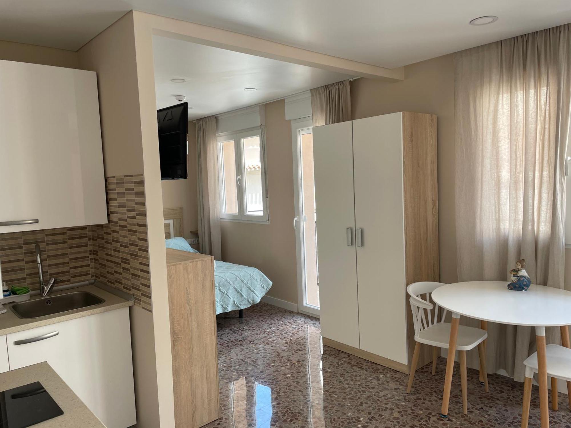 Apartamentos Pelicano Benidorm Dış mekan fotoğraf