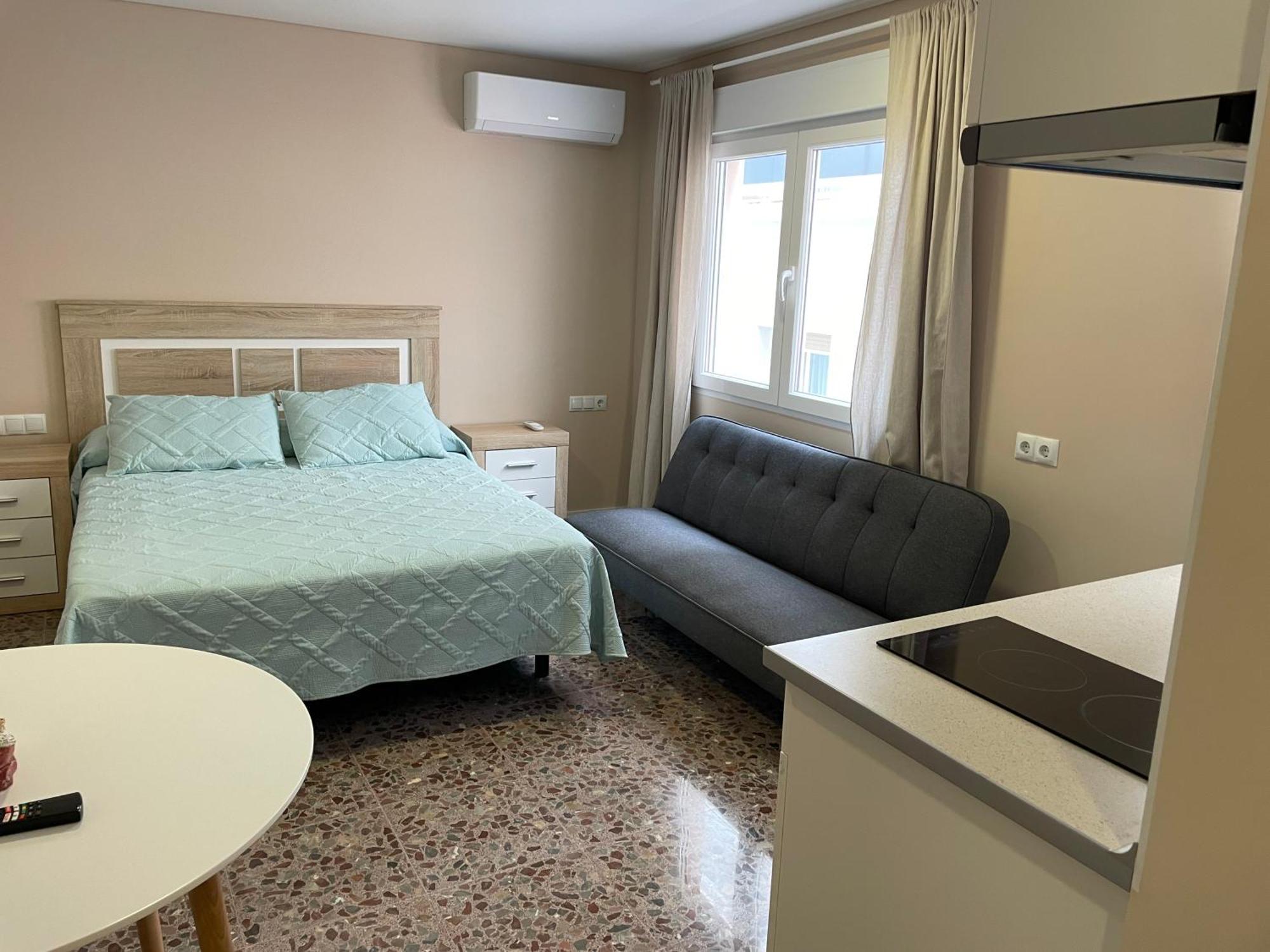 Apartamentos Pelicano Benidorm Dış mekan fotoğraf