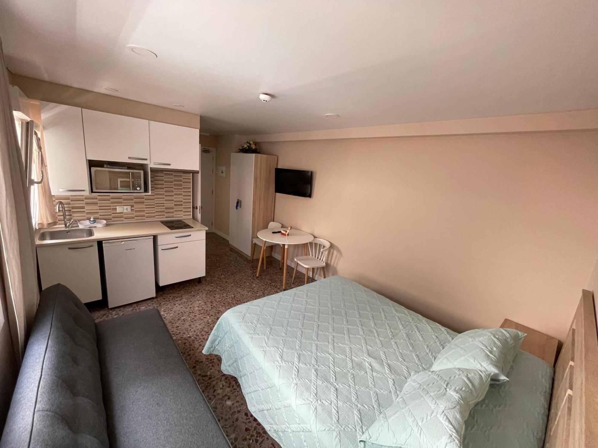 Apartamentos Pelicano Benidorm Dış mekan fotoğraf